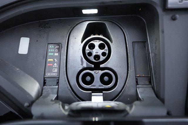 2022 Audi e-tron — photo 8 of 25