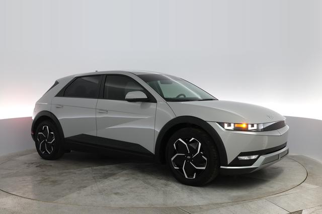 2024 Hyundai IONIQ 5 — photo 8 of 34