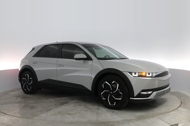 2024 Hyundai IONIQ 5 — photo 8 of 34