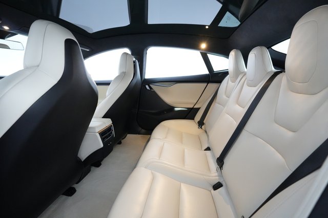 2019 Tesla Model S — photo 12 of 29