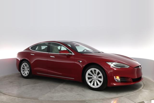 2019 Tesla Model S — photo 7 of 29