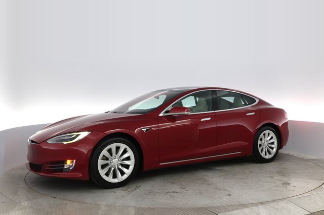 2019 Tesla Model S — photo 10 of 29