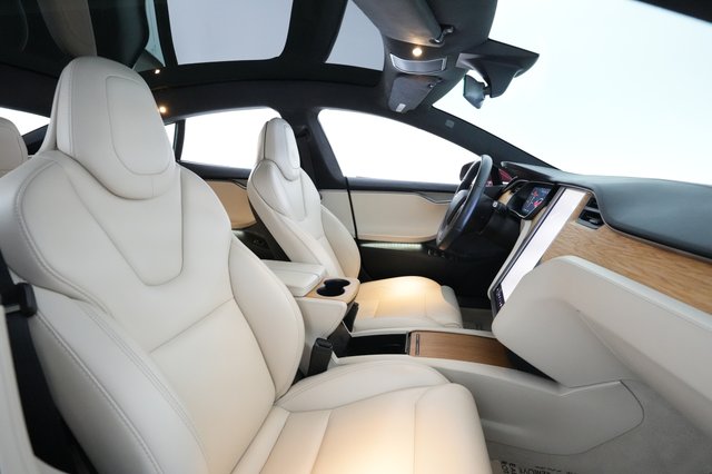 2019 Tesla Model S — photo 13 of 29