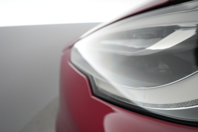 2019 Tesla Model S — photo 18 of 29