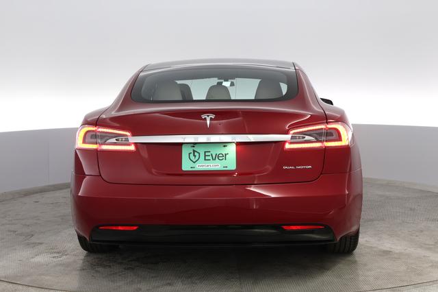 2019 Tesla Model S — photo 8 of 29