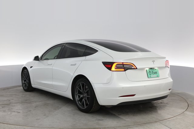 2020 Tesla Model 3 — photo 10 of 13