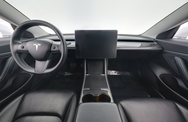 2020 Tesla Model 3 — photo 12 of 13