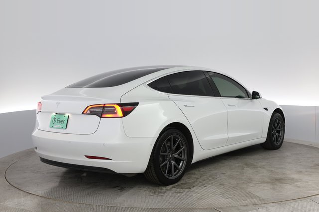 2020 Tesla Model 3 — photo 8 of 13