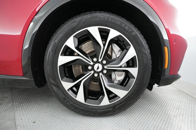 2021 Ford Mustang Mach-E — photo 14 of 39