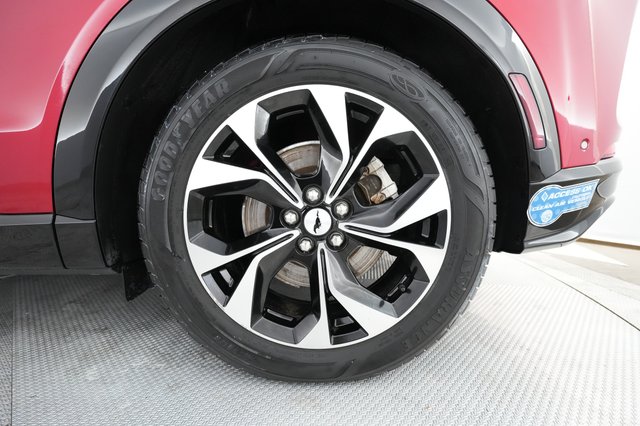 2021 Ford Mustang Mach-E — photo 13 of 39