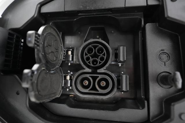 2023 Toyota bZ4X — photo 8 of 23