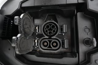 2023 Toyota bZ4X — photo 8 of 23