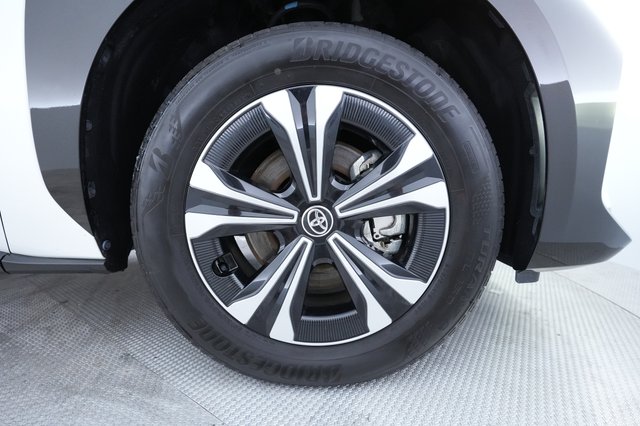 2023 Toyota bZ4X — photo 17 of 23