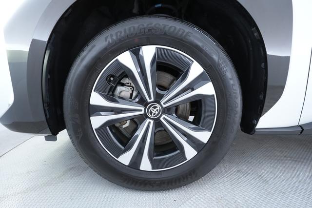 2023 Toyota bZ4X — photo 7 of 23