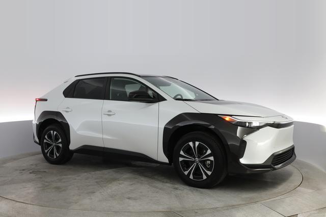 2023 Toyota bZ4X — photo 10 of 23