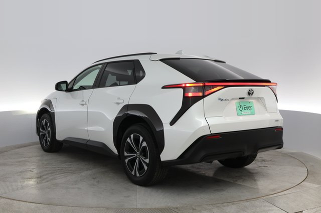 2023 Toyota bZ4X — photo 9 of 23