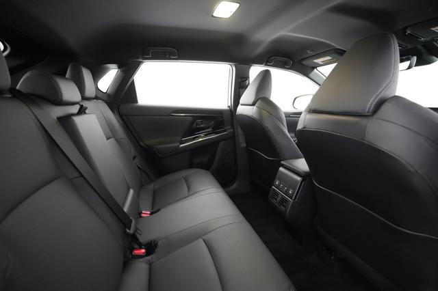 2023 Subaru Solterra — photo 3 of 27