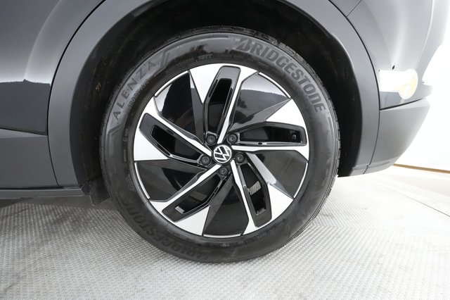 2021 Volkswagen ID.4 — photo 12 of 53