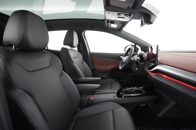 2021 Volkswagen ID.4 — photo 17 of 53