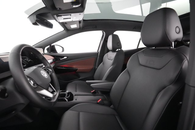 2021 Volkswagen ID.4 — photo 15 of 53