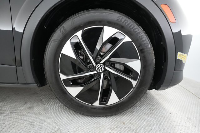 2021 Volkswagen ID.4 — photo 13 of 53