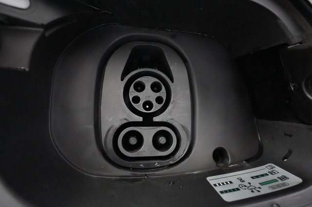 2021 Volkswagen ID.4 — photo 19 of 53