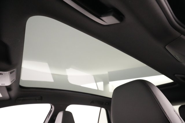 2021 Volkswagen ID.4 — photo 18 of 53