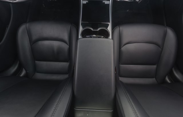 2018 Tesla Model 3 — photo 20 of 42