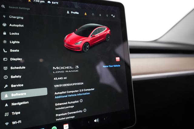 2018 Tesla Model 3 — photo 5 of 42