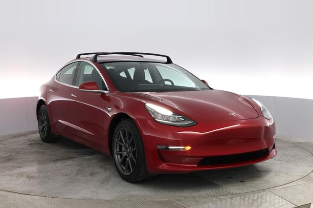 2018 Tesla Model 3 — photo 7 of 42