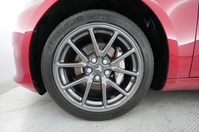 2018 Tesla Model 3 — photo 12 of 42