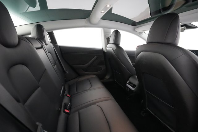 2018 Tesla Model 3 — photo 4 of 42