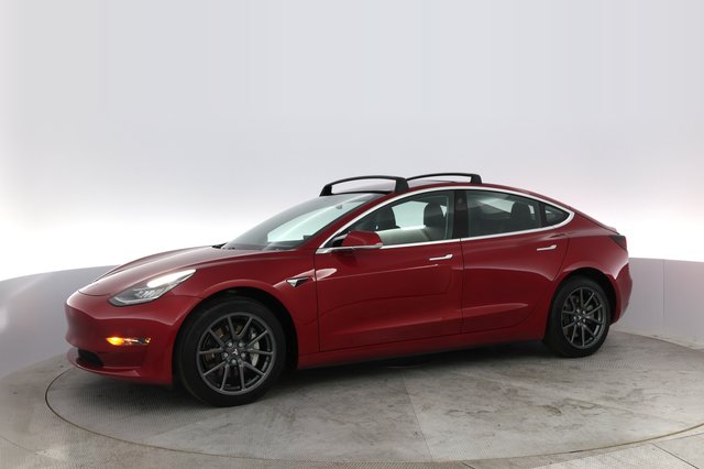 2018 Tesla Model 3 — photo 11 of 42