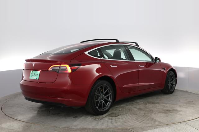 2018 Tesla Model 3 — photo 2 of 42