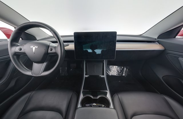 2018 Tesla Model 3 — photo 19 of 42