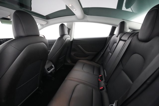 2018 Tesla Model 3 — photo 17 of 42