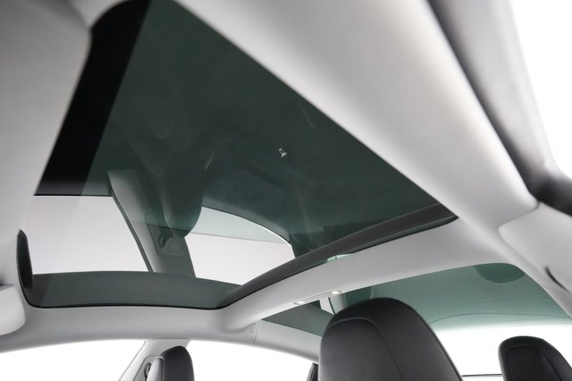 2018 Tesla Model 3 — photo 21 of 42