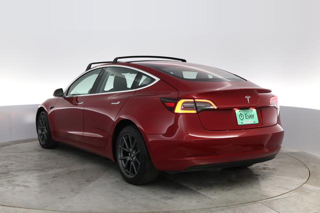 2018 Tesla Model 3 — photo 10 of 42