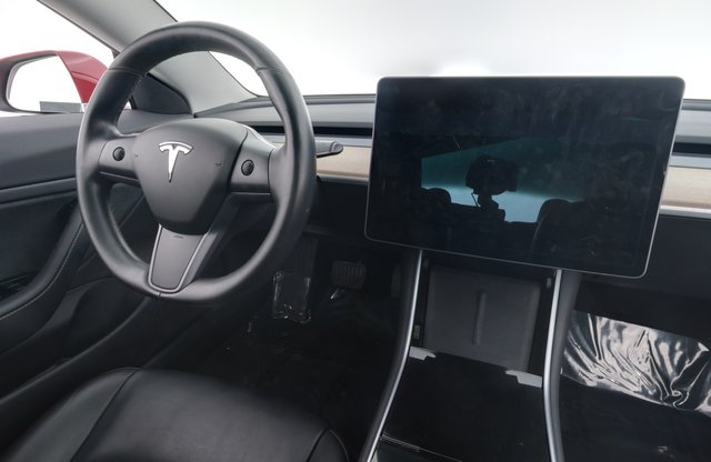 2018 Tesla Model 3 — photo 3 of 42
