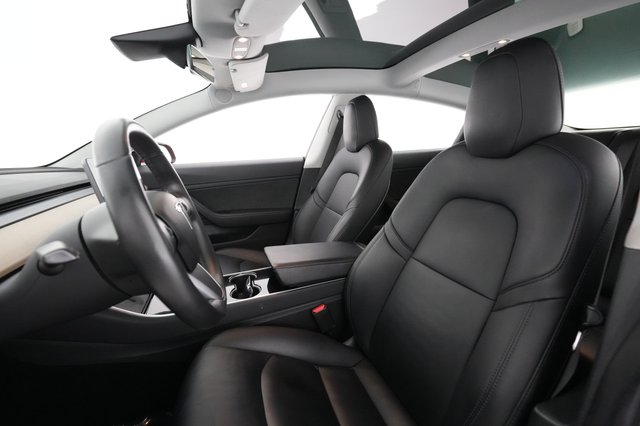 2018 Tesla Model 3 — photo 16 of 42
