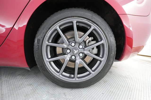 2018 Tesla Model 3 — photo 13 of 42