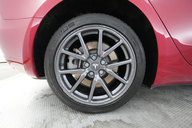 2018 Tesla Model 3 — photo 15 of 42
