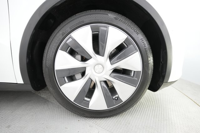 2021 Tesla Model Y — photo 17 of 22