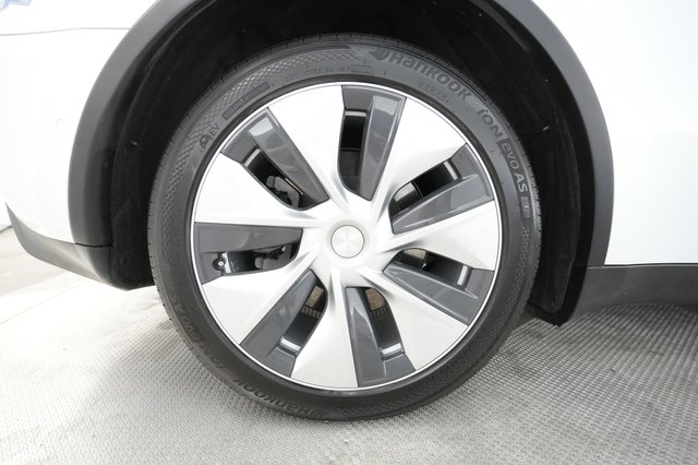 2021 Tesla Model Y — photo 15 of 22