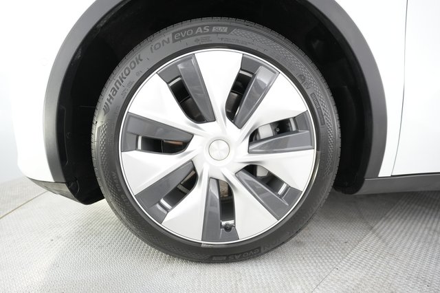 2021 Tesla Model Y — photo 7 of 22