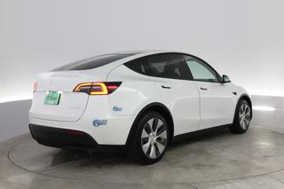 2021 Tesla Model Y — photo 2 of 22