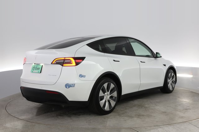 2021 Tesla Model Y — photo 2 of 22