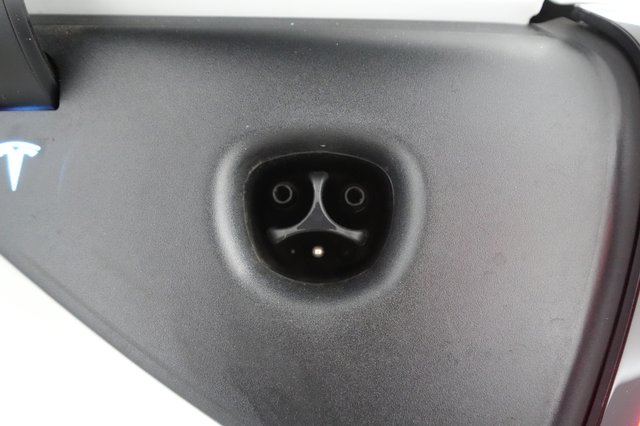 2021 Tesla Model Y — photo 19 of 25