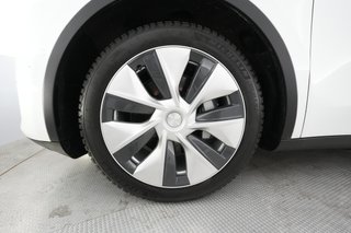 2021 Tesla Model Y — photo 11 of 25