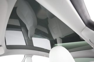 2021 Tesla Model Y — photo 18 of 25